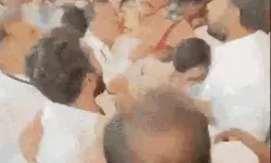 तेलंगाना चुनाव BJP एवं BRS कार्यकर्ताओं में झडप- पुलिस ने खदेड़ा तेलंगाना चुनाव BJP एवं BRS कार्यकर्ताओं में झडप- पुलिस ने खदेड़ा