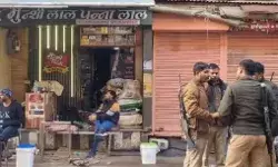 मसाला कारोबारी के घर एवं दुकान पर आयकर का छापा- कई भूमिगत मसाला कारोबारी के घर एवं दुकान पर आयकर का छापा- कई भूमिगत