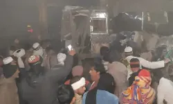 ट्रैक्टर ट्रॉले एवं ट्रक की भिड़ंत में 3 की मौत- बाप बेटी ट्रक चालक... ट्रैक्टर ट्रॉले एवं ट्रक की भिड़ंत में 3 की मौत- बाप बेटी ट्रक चालक...