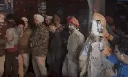 गौ मांस से भरा ट्रक पकड़ा- हिंदू संगठनों का बवाल- गाड़ी में की तोड़फोड़ गौ मांस से भरा ट्रक पकड़ा- हिंदू संगठनों का बवाल- गाड़ी में की तोड़फोड़