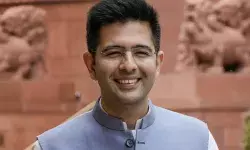 आप सांसद का निलंबन समाप्त- 115 दिनों बाद वापस मिली सांसदी आप सांसद का निलंबन समाप्त- 115 दिनों बाद वापस मिली सांसदी