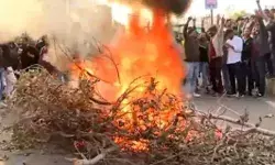 गोगामेडी हत्याकांड- सड़क पर प्रदर्शनकारियों का राज- टायरों में लगाई आग