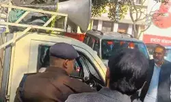 अतुल का अनशन जारी- प्रचार गाड़ी हटवाने पर एसपी सिटी से पंगा अतुल का अनशन जारी- प्रचार गाड़ी हटवाने पर एसपी सिटी से पंगा