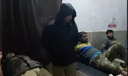 एनकाउंटर में दो बदमाशों के पैर में लगी गोली- दरोगा के हाथ में भी बुलेट एनकाउंटर में दो बदमाशों के पैर में लगी गोली- दरोगा के हाथ में भी बुलेट