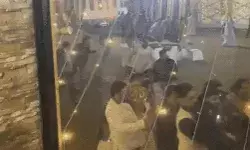 शादी में पटाखे चलाने पर बवाल- चले लाठी डंडे और पत्थर- दूल्हा दुल्हन... शादी में पटाखे चलाने पर बवाल- चले लाठी डंडे और पत्थर- दूल्हा दुल्हन...