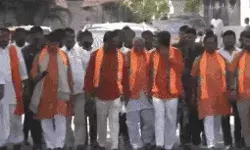 ओवैसी को प्रोटेम स्पीकर बनाने का विरोध-भाजपा विधायकों ने नहीं ली शपथ ओवैसी को प्रोटेम स्पीकर बनाने का विरोध-भाजपा विधायकों ने नहीं ली शपथ