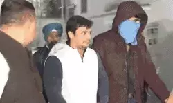 गोगामेडी हत्याकांड- तीन आरोपी अरेस्ट- छिपे मिले दारू के ठेके के ऊपर गोगामेडी हत्याकांड- तीन आरोपी अरेस्ट- छिपे मिले दारू के ठेके के ऊपर