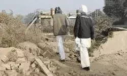 नहर में समाईं तेज रफ्तार कार-एक की मौत, दूसरा तैरकर निकला बाहर नहर में समाईं तेज रफ्तार कार-एक की मौत, दूसरा तैरकर निकला बाहर