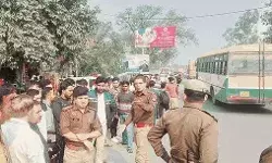 काल बनकर दौड़ी रोडवेज ने रौंदे पांच लोग- तीन की मौत -30 यात्री थे.. काल बनकर दौड़ी रोडवेज ने रौंदे पांच लोग- तीन की मौत -30 यात्री थे..