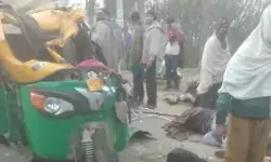 तेज रफ्तार पिकअप एवं ऑटो में भीषण भिड़ंत- ड्राइवर समेत 2 की मौत तेज रफ्तार पिकअप एवं ऑटो में भीषण भिड़ंत- ड्राइवर समेत 2 की मौत