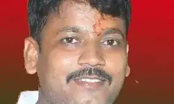 सपा जिलाध्यक्ष ने राष्ट्रीय सचिव को कहीं जूता मारकर अकल सही करने..