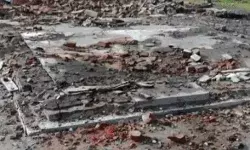 पटाखा फैक्ट्री में हुए ब्लास्ट में उड़े एक व्यक्ति के चीथड़े पटाखा फैक्ट्री में हुए ब्लास्ट में उड़े एक व्यक्ति के चीथड़े