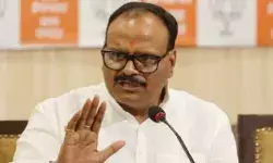 महिला की आंख निकालने के मामले में बड़ा एक्शन- CMO को किया सस्पेंड महिला की आंख निकालने के मामले में बड़ा एक्शन- CMO को किया सस्पेंड