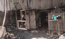 नहीं मिली पगार तो मजदूरों ने लगा दी अपनी ही फैक्ट्री में आग-तीन अरेस्ट नहीं मिली पगार तो मजदूरों ने लगा दी अपनी ही फैक्ट्री में आग-तीन अरेस्ट