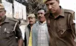 रेपिस्ट बीजेपी MLA को सजा दिलाने के लिए बेच डाली जमीन- कर लिया.. रेपिस्ट बीजेपी MLA को सजा दिलाने के लिए बेच डाली जमीन- कर लिया..