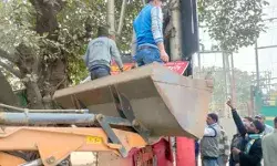 चला अतिक्रमण हटाओ अभियान दुकानों के बाहर रखा सामान जप्त चला अतिक्रमण हटाओ अभियान दुकानों के बाहर रखा सामान जप्त