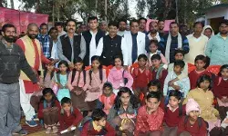 मंत्री कपिल ने लाभार्थियों के साथ सुना PM का उद्बोधन- गिनाई उपलब्धियां मंत्री कपिल ने लाभार्थियों के साथ सुना PM का उद्बोधन- गिनाई उपलब्धियां