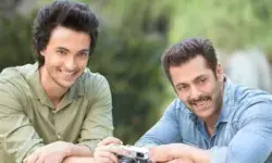 सलमान खान के जीजा की कार में नशे मे धुत ड्राइवर ने सामने से मारी टक्कर सलमान खान के जीजा की कार में नशे मे धुत ड्राइवर ने सामने से मारी टक्कर