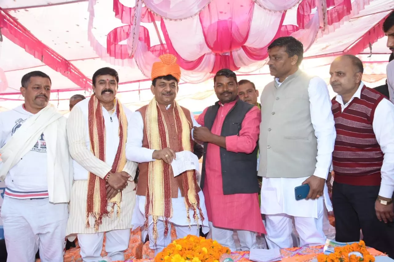 मंत्री कपिल देव ने संकल्प यात्रा कार्यक्रम में गिनाई सरकार की उपलब्धियां
