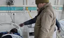 सड़क किनारे खड़े लोगों को पिकअप ने मारी टक्कर- मासूम समय तीन जख्मी सड़क किनारे खड़े लोगों को पिकअप ने मारी टक्कर- मासूम समय तीन जख्मी