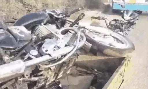 बुलेट सवार को रोडवेज बस ने कुचला- मौके पर हुई मौत- बाइक के नंबर से..