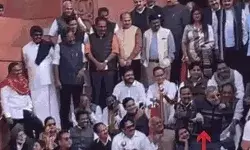 निलंबित सांसदों पर शिकंजा- चेंबर,लॉबी एवं गैलरी मे हुई नो एंट्री