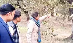 स्वास्थ्यकर्मी से दिन दहाड़े लूट-झाड़ी में खींचकर सोने की चेन व लूटा बैग स्वास्थ्यकर्मी से दिन दहाड़े लूट-झाड़ी में खींचकर सोने की चेन व लूटा बैग