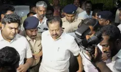 CM को लगा झटका-आय से अधिक संपत्ति मामले में मंत्री को 3 साल की सजा CM को लगा झटका-आय से अधिक संपत्ति मामले में मंत्री को 3 साल की सजा