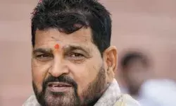 बृजभूषण ने दिखाई आंख- बोले सरकार के फैसले पर चुने हुए लोग लेंगे निर्णय बृजभूषण ने दिखाई आंख- बोले सरकार के फैसले पर चुने हुए लोग लेंगे निर्णय