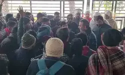 केंद्रीय राज्यमंत्री के आवास का दर्जनों गांव के युवाओं ने किया घेराव