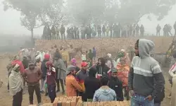 भट्टे में पकाने के लिए लगाई गई ईटों की दीवार गिरी- 5 मजदूरों की मौत भट्टे में पकाने के लिए लगाई गई ईटों की दीवार गिरी- 5 मजदूरों की मौत