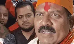 बोले डिप्टी CM- दूसरे धर्म पर बोलकर दिखाएं मौर्य- सिर तन से हो जाएगा जुदा बोले डिप्टी CM- दूसरे धर्म पर बोलकर दिखाएं मौर्य- सिर तन से हो जाएगा जुदा