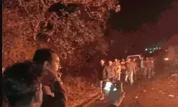 डंपर के साथ टक्कर में बस में लगी आग-13 लोग जिंदा जले- एक दूसरे से.. डंपर के साथ टक्कर में बस में लगी आग-13 लोग जिंदा जले- एक दूसरे से..