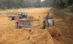 तहसीलदार के गार्ड से मारपीट करने पर खनन माफियाओं पर दर्ज हुई FIR तहसीलदार के गार्ड से मारपीट करने पर खनन माफियाओं पर दर्ज हुई FIR