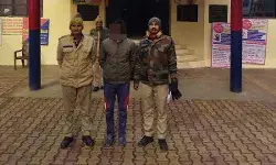 पुलिस के हत्थे चढ़ा हिस्ट्रीशीटर- बरामद हुआ अवैध असलहा- भेजा जेल पुलिस के हत्थे चढ़ा हिस्ट्रीशीटर- बरामद हुआ अवैध असलहा- भेजा जेल