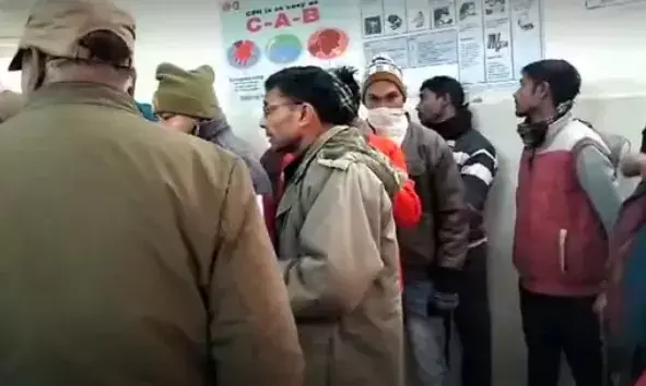 गन्ने छिल रही महिलाओं पर गुलदार का हमला- बलकटी से मुकाबला कर..