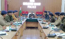 क्राइम मीटिंग में कप्तान का SHO को पहला सबक - अपराधियों पर सख्ती और.. क्राइम मीटिंग में कप्तान का SHO को पहला सबक - अपराधियों पर सख्ती और..