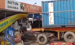 हाईवे पर हादसा-कार में टक्कर मारने के बाद होटल में घुसा टैंकर- कार सवार.. हाईवे पर हादसा-कार में टक्कर मारने के बाद होटल में घुसा टैंकर- कार सवार..