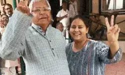 जमीन के बदले नौकरी- ED की चार्जशीट में लालू की एक और बेटी भी लपेटे में जमीन के बदले नौकरी- ED की चार्जशीट में लालू की एक और बेटी भी लपेटे में