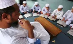 मदरसा टीचरों के लिए बुरी खबर- केंद्र के बाद अब योगी ने भी बंद किया.. मदरसा टीचरों के लिए बुरी खबर- केंद्र के बाद अब योगी ने भी बंद किया..