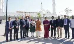 स्मृति ईरानी के मदीना जाने पर पाक को लगी मिर्ची- मुंह फूलकर हुआ कुप्पा स्मृति ईरानी के मदीना जाने पर पाक को लगी मिर्ची- मुंह फूलकर हुआ कुप्पा