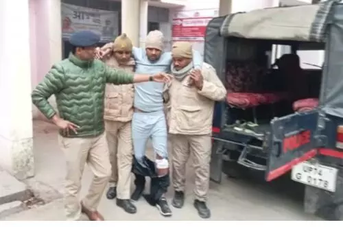 पुलिस ने लूट और हत्या के मामलों में वांछित को एनकाउंटर में किया ढेर