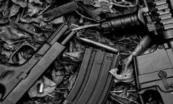 पुलिस ने गश्त के दौरान जब्त किया नक्सलियों के हथियार व... पुलिस ने गश्त के दौरान जब्त किया नक्सलियों के हथियार व...