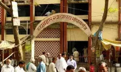 जंगलराज- कोर्ट जा रहे मुंशी को दिनदहाड़े गोलियों से भूना- कनपटी पर.. जंगलराज- कोर्ट जा रहे मुंशी को दिनदहाड़े गोलियों से भूना- कनपटी पर..