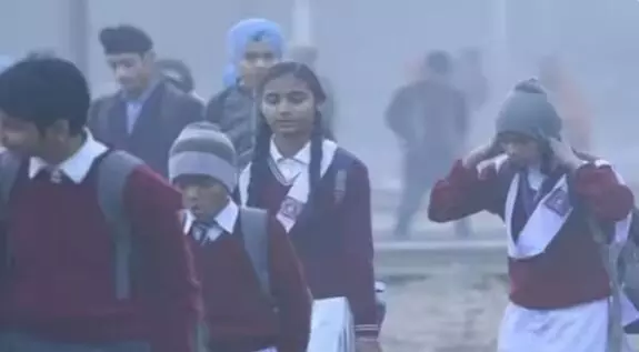 ठंड का सितम जारी-फिर हुई स्कूलों की 3 दिनों की छुट्टी