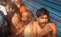UP के साधुओं पर भीड़ का हमला- जा रहे थे गंगासागर- पूछ लिया था..
