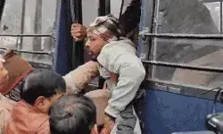 शिक्षक अभ्यर्थियों का CM आवास का घेराव- पुलिस से हुई जोरदार झड़प शिक्षक अभ्यर्थियों का CM आवास का घेराव- पुलिस से हुई जोरदार झड़प