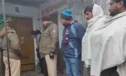 ठंड से बचने के लिए जलाई अंगीठी तो एक ही परिवार के 4... ठंड से बचने के लिए जलाई अंगीठी तो एक ही परिवार के 4...