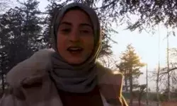 पढ़ाई में झंडे गाड़ चुकी कश्मीर की जहरा अब राम भजन गाकर आई चर्चा में पढ़ाई में झंडे गाड़ चुकी कश्मीर की जहरा अब राम भजन गाकर आई चर्चा में