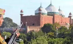 मथुरा में शाही ईदगाह मस्जिद का नहीं होगा सर्वे- कोर्ट की सुप्रीम रोक मथुरा में शाही ईदगाह मस्जिद का नहीं होगा सर्वे- कोर्ट की सुप्रीम रोक